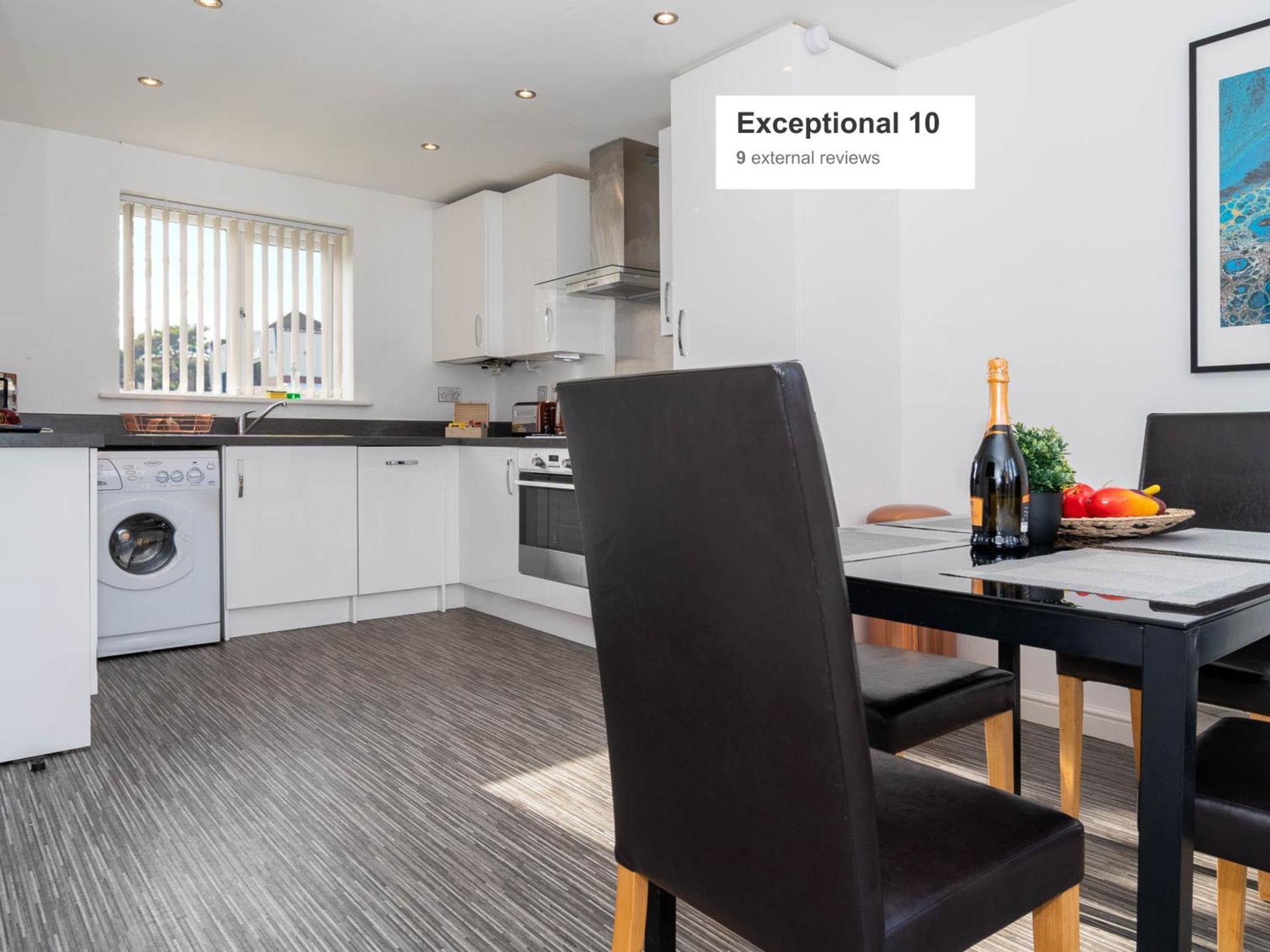 Vakantiehuis Detached 3 Bedroom House - Gaerden - Parking - Rated - Netflix - Wifi - 98c